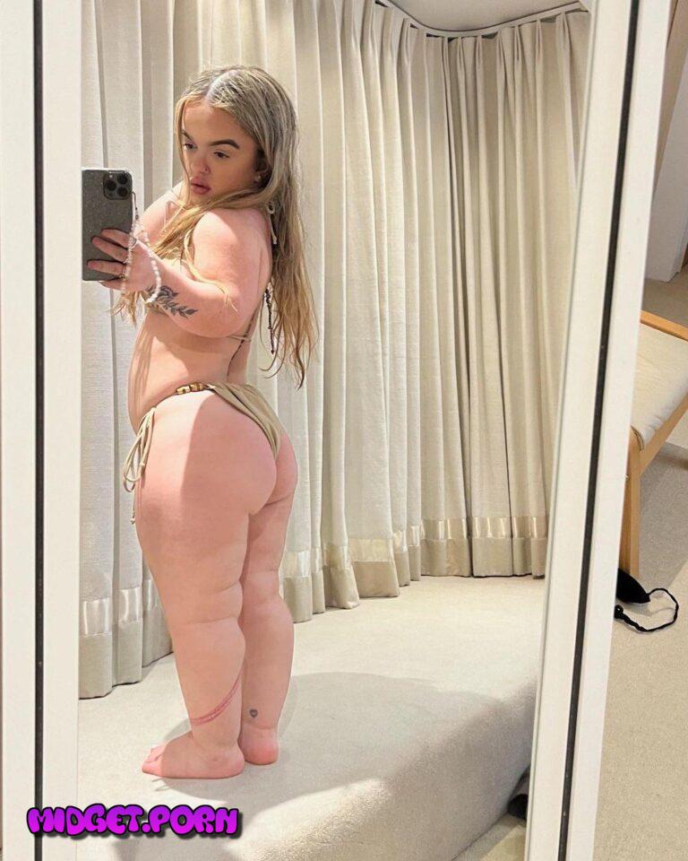 Fat Ass on mirror (ellie spokes)
