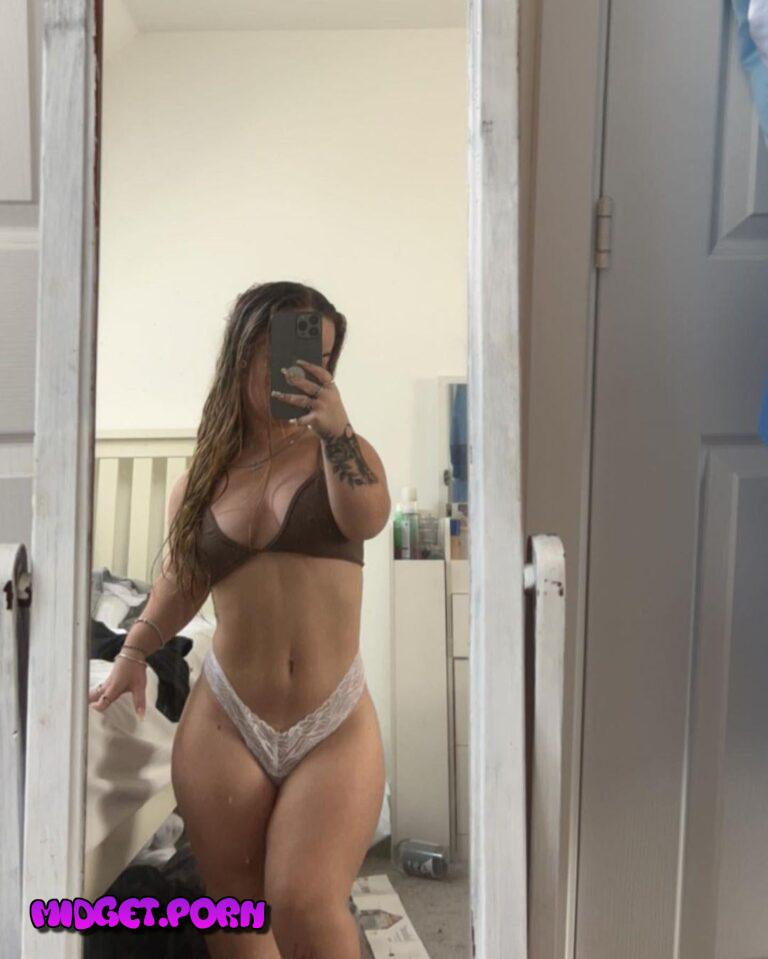 Sexy Midget Body on mirror (ellie spokes)